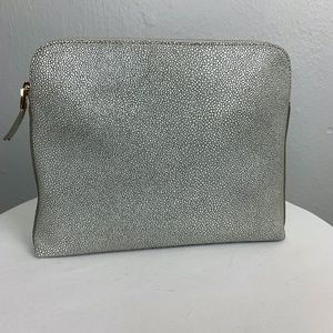 New! India Hicks Insider Bag in Stingray.